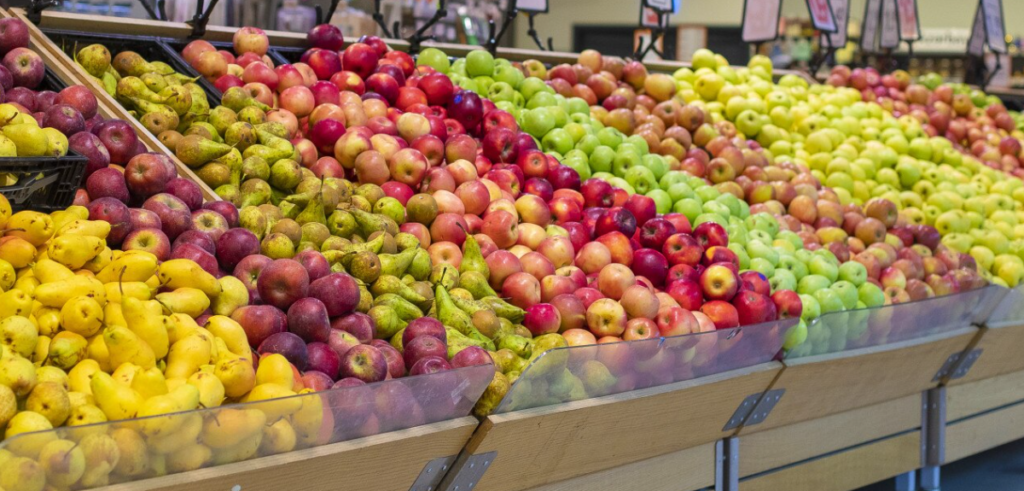 Exposição agressiva de hortifruti em supermercados